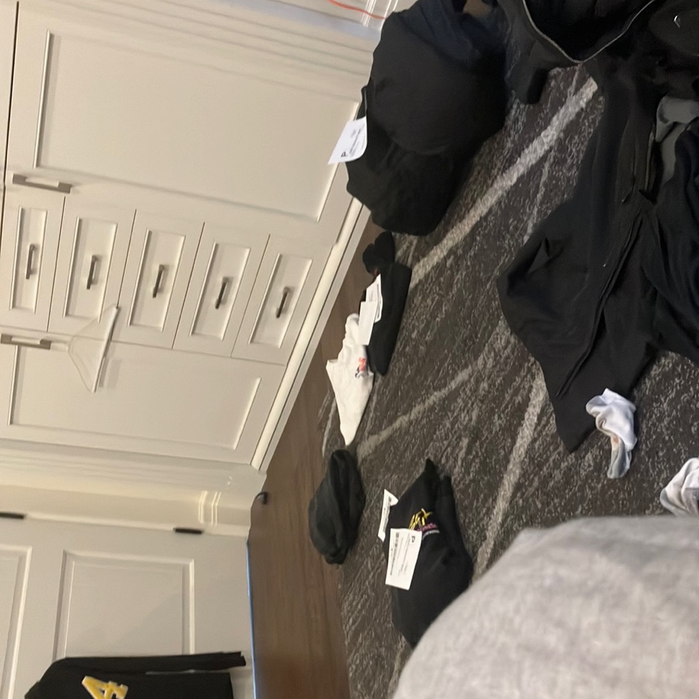 Not active on here go to my Depop blpsellington